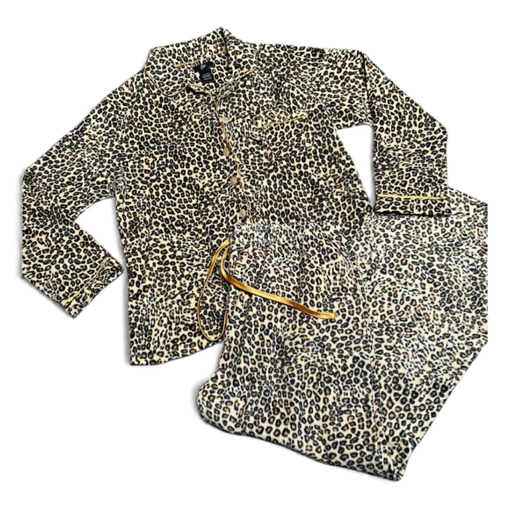 Aria 2pc. Leopard Animal Print Women’s Size M Pajama Set Button-Up Long Sleeve